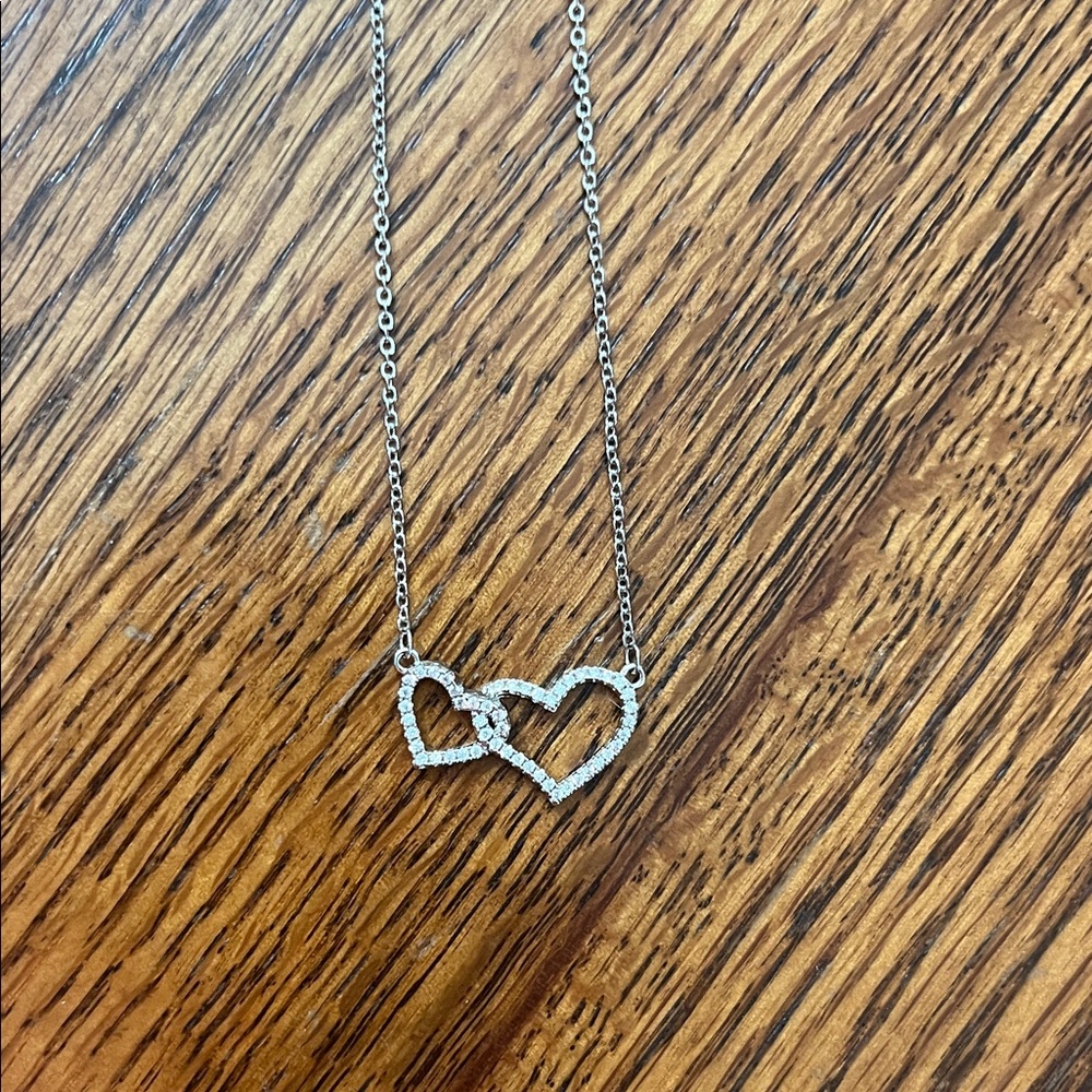 Elegant 16” Silver Heart Rinestone Necklace